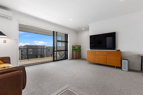 Photo of property in 16 Raranga Lane, Hobsonville, Auckland, 0616