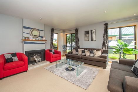 Photo of property in 9 Fendalton Drive, Rototuna, Hamilton, 3210