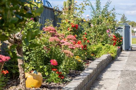 Photo of property in 70 Great South Road, Huntly, 3700