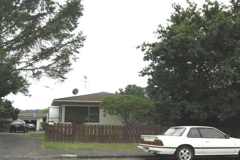 Photo of property in 1/2 Aplin Place, Birkdale, Auckland, 0626