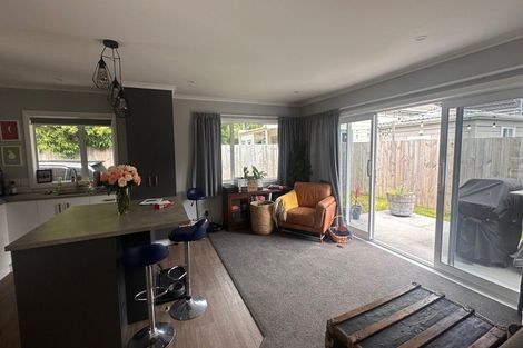 Photo of property in 3a Viscount Place, West End, Palmerston North, 4412