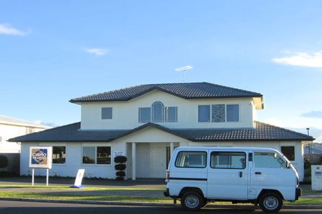 Photo of property in 1/174 Centreway Road, Orewa, 0931