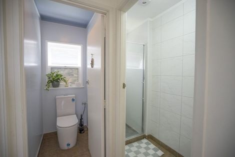 Photo of property in 22 Chelsea View Drive, Chatswood, Auckland, 0626