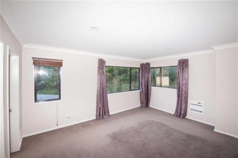 Photo of property in 27 Gifford Grove, Churton Park, Wellington, 6037