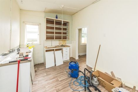 Photo of property in 37 Gibson Street, Aramoho, Whanganui, 4500