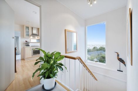 Photo of property in 51 Spence Road, Henderson, Auckland, 0612