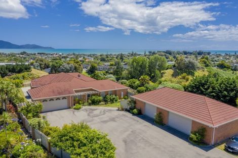 Photo of property in 31 Flaxmere Street, Waikanae Beach, Waikanae, 5036