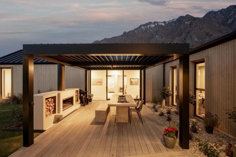 Photo of property in 10 Double Cone Road, Jacks Point, Queenstown, 9371