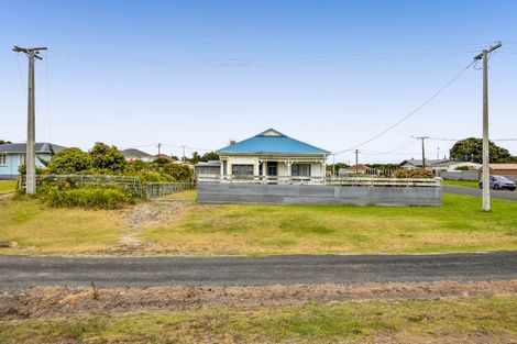 Photo of property in 11 Suffolk Street, Patea, 4520