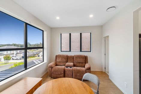 Photo of property in 11 Sunnyheights Road, Orewa, 0931