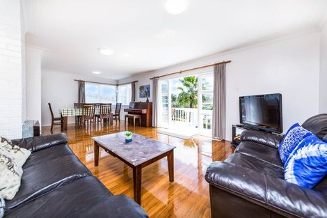 Photo of property in 5 Shanaway Rise, Hillcrest, Auckland, 0627