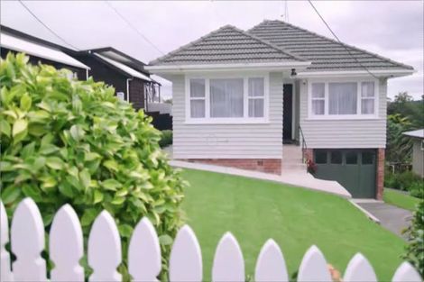 Photo of property in 1/94-96 Verran Road, Birkdale, Auckland, 0626