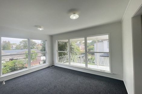 Photo of property in 30 Ramillies Place, Glenfield, Auckland, 0629