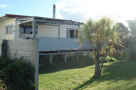 Photo of property in 8 Shakespear Road, Army Bay, Whangaparaoa, 0930