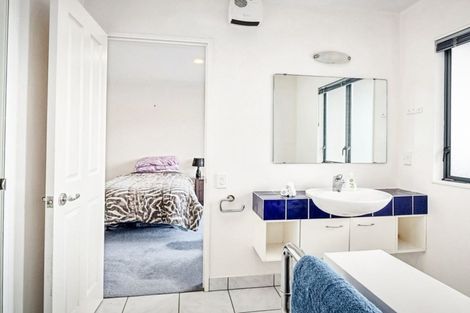 Photo of property in 21 Derry Hill, Churton Park, Wellington, 6037