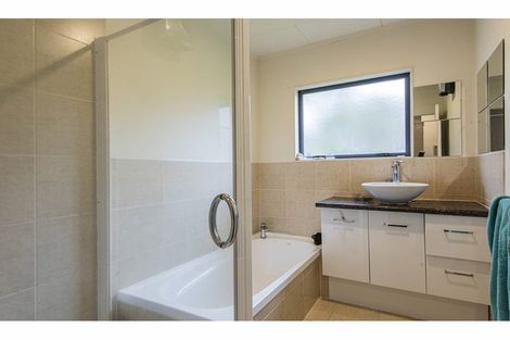 Photo of property in 19b Ogle Crescent, Te Kamo, Whangarei, 0112