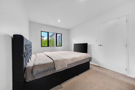 Photo of property in 9 Tarapuke Lane, Papakura, 2110