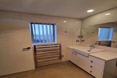 Photo of property in 4 Bruckless Drive, Flat Bush, Auckland, 2019