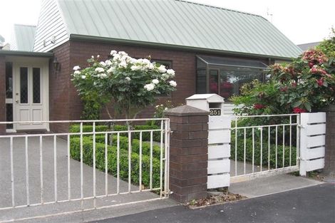 Photo of property in 1/251 Memorial Avenue, Burnside, Christchurch, 8053