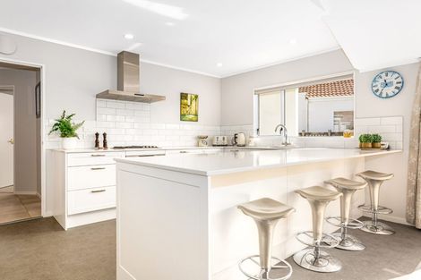 Photo of property in 7 Lakeside Villas, Whitby, Porirua, 5024