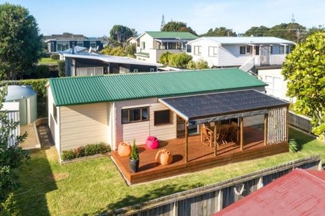 Photo of property in 12a Whiritoa Beach Road, Whiritoa, Whangamata, 3691