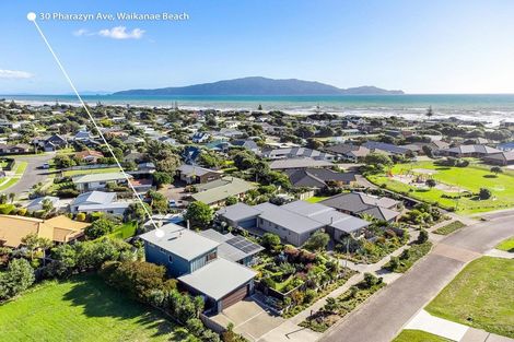 Photo of property in 30 Pharazyn Avenue, Waikanae Beach, Waikanae, 5036