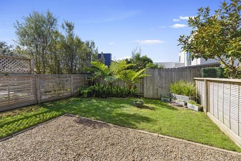 Photo of property in 2/143a Wiseley Road, West Harbour, Auckland, 0618