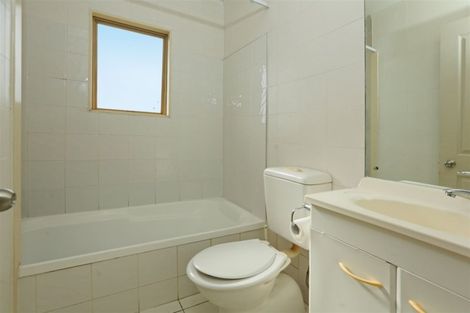 Photo of property in 11 Lockington Avenue, Henderson, Auckland, 0612