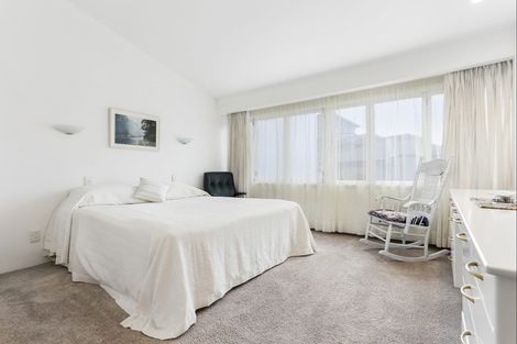 Photo of property in 3/212 Hurstmere Road, Takapuna, Auckland, 0622