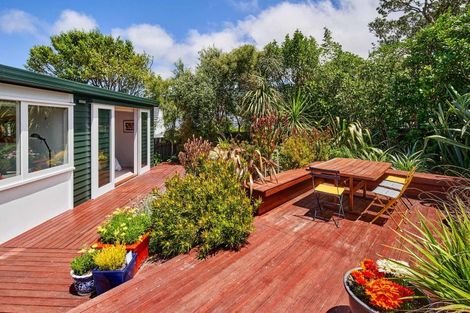 Photo of property in 4 Huntleigh Park Way, Ngaio, Wellington, 6035