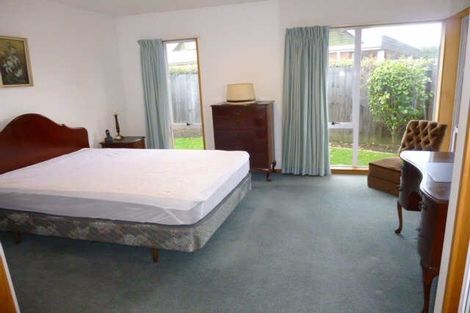 Photo of property in 1/21 Huntingdon Place Avonhead Christchurch City