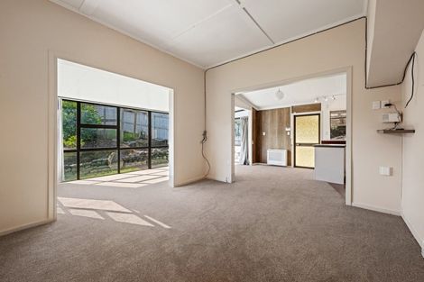 Photo of property in 62 Waikawa Road, Picton, 7220