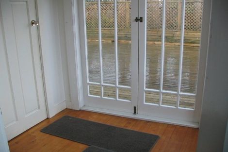 Photo of property in 27 Horotutu Road, Greenlane, Auckland, 1061