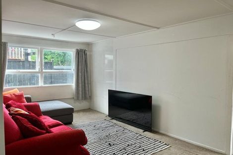 Photo of property in 1 Christina Avenue, Te Atatu South, Auckland, 0602