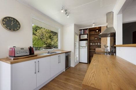 Photo of property in 11 Winchester Avenue, Pinehaven, Upper Hutt, 5019