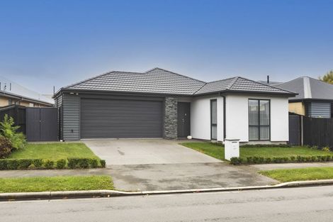 Photo of property in 2 Strone Close, Broomfield, Christchurch, 8042