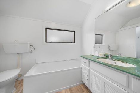 Photo of property in 9 Atwood Grove, Churton Park, Wellington, 6037