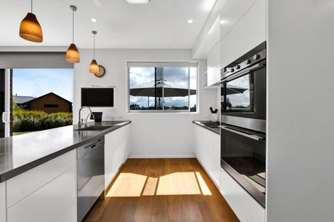 Photo of property in 25 Aderman Place, Hurworth, New Plymouth, 4310