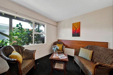 Photo of property in 75 Belt Road, New Plymouth, 4310