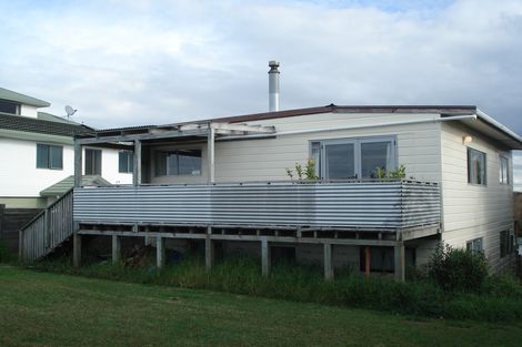 Photo of property in 8 Shakespear Road, Army Bay, Whangaparaoa, 0930