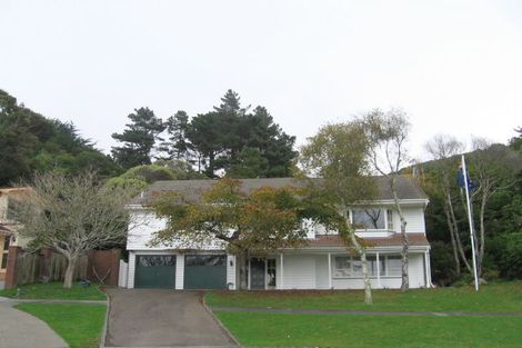 Photo of property in 8 Saint Annes Square, Tawa, Wellington, 5028