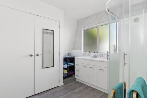 Photo of property in 28 Osprey Drive, Welcome Bay, Tauranga, 3112