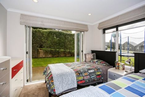 Photo of property in 2 Bob Craig Place, Pukekohe, 2120