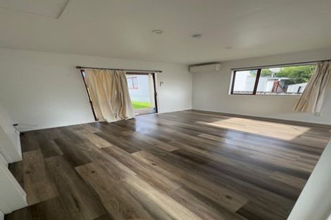 Photo of property in 109 Seymour Road, Sunnyvale, Auckland, 0612