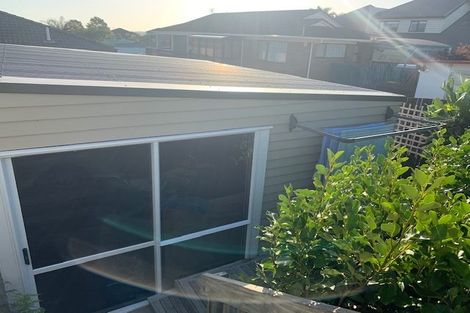 Photo of property in 2/28 Bleakhouse Road, Howick, Auckland, 2014