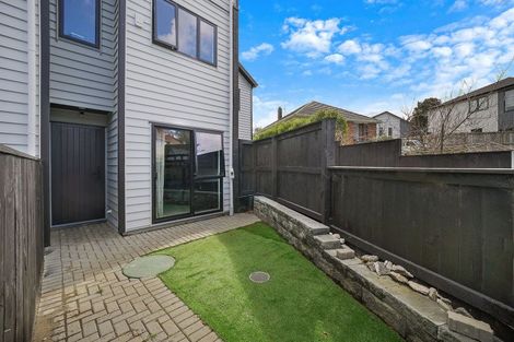 Photo of property in 2d Taratoa Street, Point England, Auckland, 1072