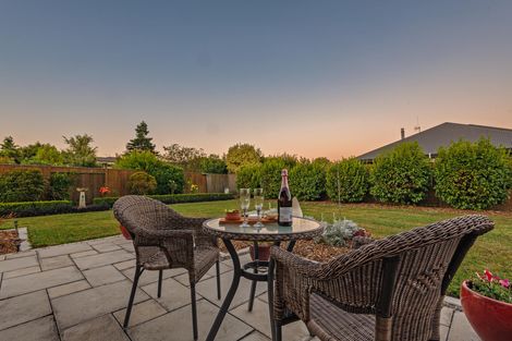 Photo of property in 20 Chestnut Close, Kelvin Grove, Palmerston North, 4414