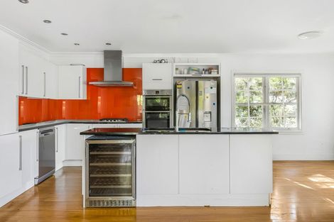 Photo of property in 2 King Richard Place, Browns Bay, Auckland, 0630