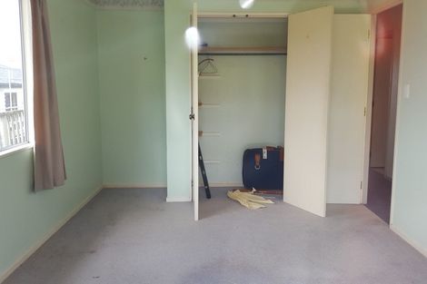 Photo of property in 16 Babich Road, Henderson Valley, Auckland, 0614