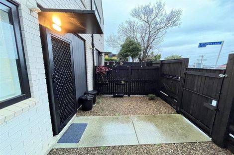 Photo of property in 105 Waimumu Road, Massey, Auckland, 0614